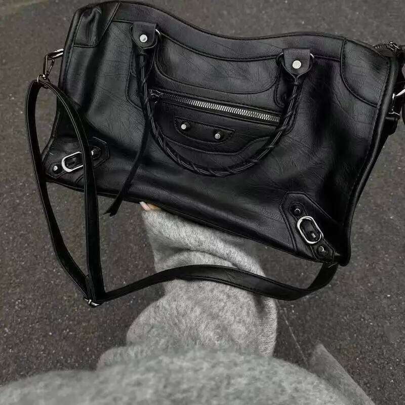Punk Top Fashion Working Shopping Heavy Industry Retro Bags 2026 Trendy Tote Women's Handbags Shoulder Bag Large Capacity Y260205