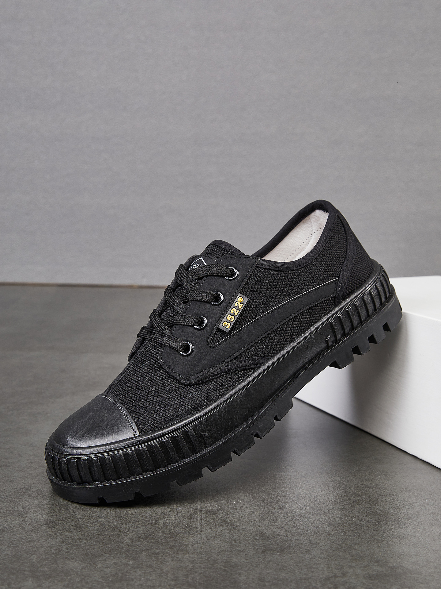 3522 Genuine Men's Safety Shoes with Solid Tire Soles, Wear-Resistant, Non-Slip, Breathable, Dirt-Resistant, Suitable for Construction Work