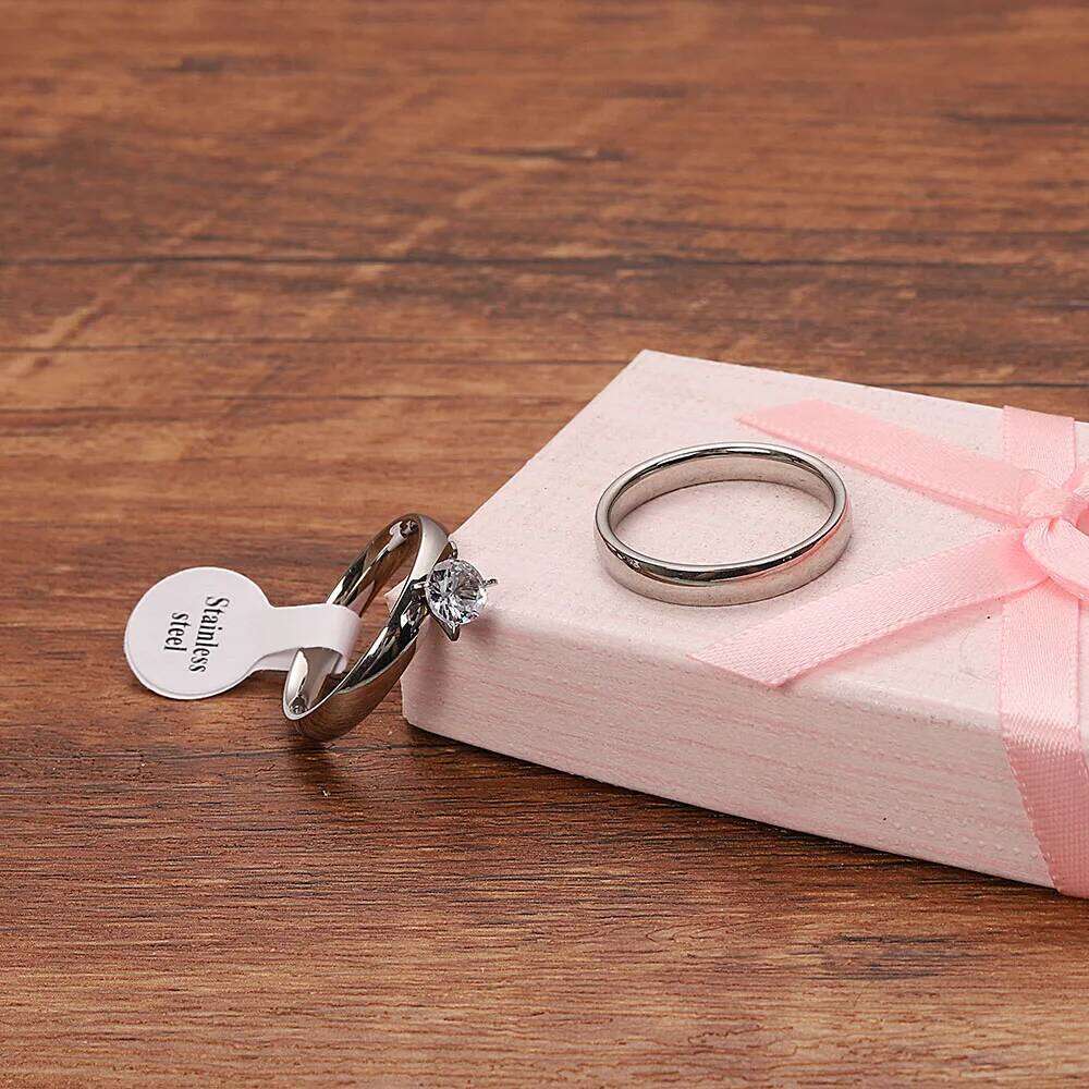 QianBei Fashion 2pcs/Set Single Zircon 4MM Charm Jewelry Gifts Ring Men Stainless Steel Gold Color Couple Rings For Women Man W260206