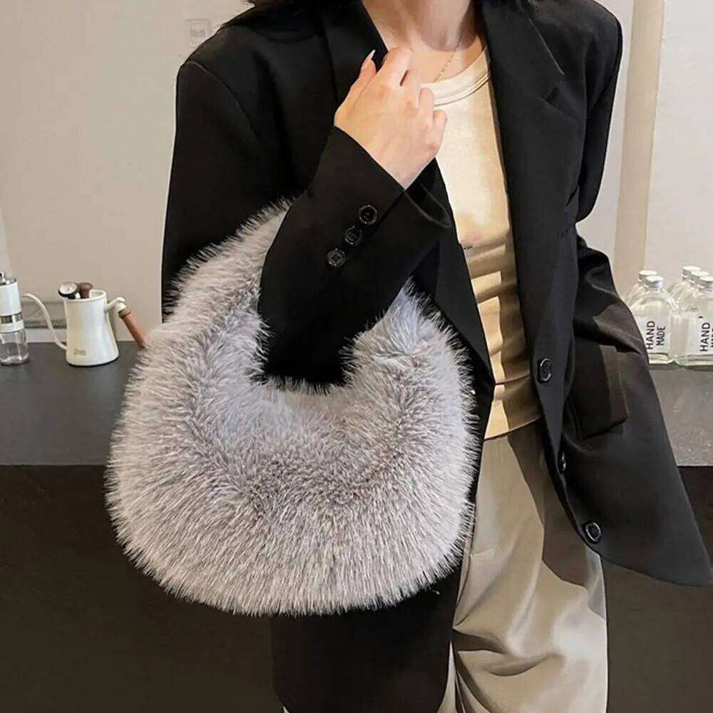 Solid Color Faux Fur Bag For Women Winter Soft Plush Handbags Hot Girls Furry Clutch Shoulder Bags Storage Pouch XJ260129