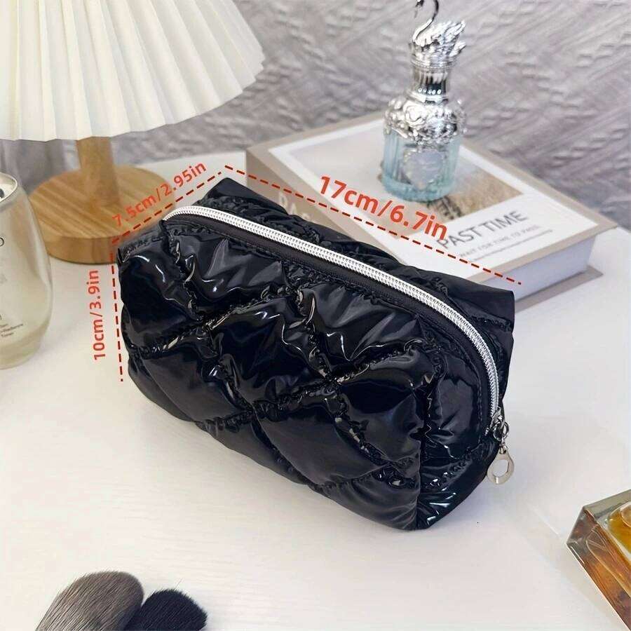 High style travel makeup bag for women, large capacity, hand held, high - end cosmetic organizer Y260206