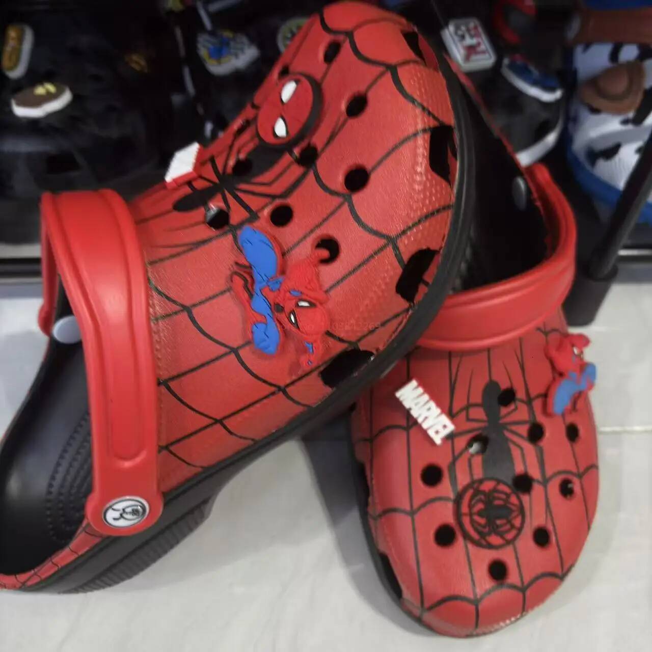 Marvel Marvel Summer New Adult Spiderman Hole Shoes Cute Breathable Indoor Outdoor Beach Cartoon Anti-Slip Sandals Slippers Gifts Luxury Marvel Shoes