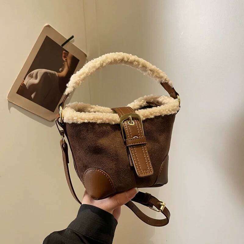 Winter Vintage Women's Bags Bucket Shoulder Autumn Versatile Lamb Wool Handbag Elegant Fashion Crossbody Bag Wholesale XJ260129