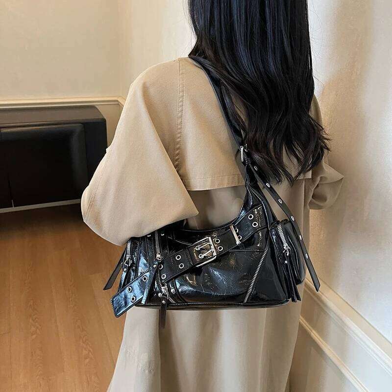 Rivet Design Half Moon Shoulder 2025 New Punk Style Motorcycle Bag Vintage Pu Leather Underarm Crossbody Handbag And Purse Y260205