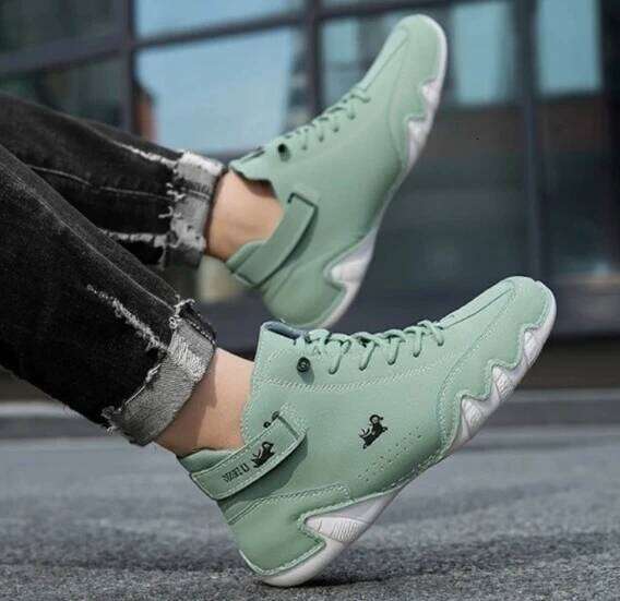 Retro High Top Skateboard Soft Non Slip Rubber Soles Breathable Lining Suitable for Daily Wear Artistic Men Casual Shoes