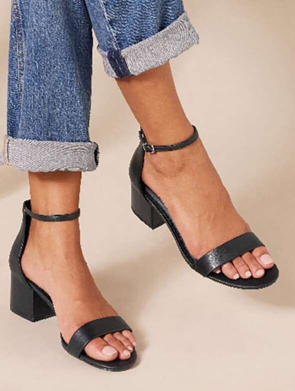 Womens Strap Heeled Sandal Designer High Heels Retro Mary Jane Heel Shoes Shoes Leather Sandals Womens Heel Smmer Party Dress Shoes