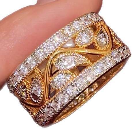 Light luxury vintage high-end feel, diamond-encrusted hollow floral vine ring, fashionable exquisite niche design, versatile and elegant ring