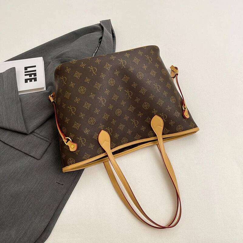 Chic Retro Diaper Women's Bag Crossbody Salon Haircut Wait Exquisite Glamorous Charming Dainty Elegant Organized Practical Y260205