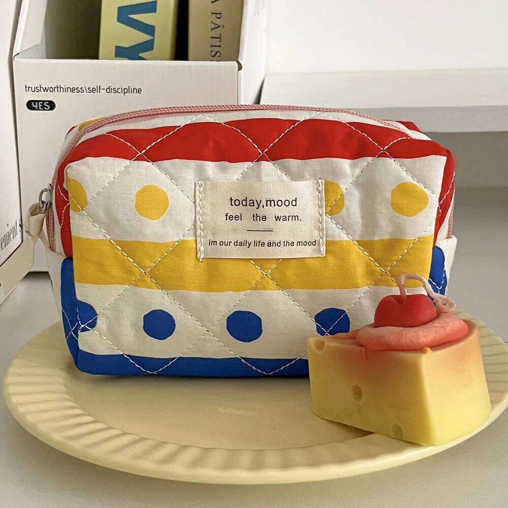 Fashion Portable Women Rainbow Quilted Travel Tote Cosmetic Toilet Storage Bag Makeup Orgainzer Pouch Cute Handbag For Girls Y260206