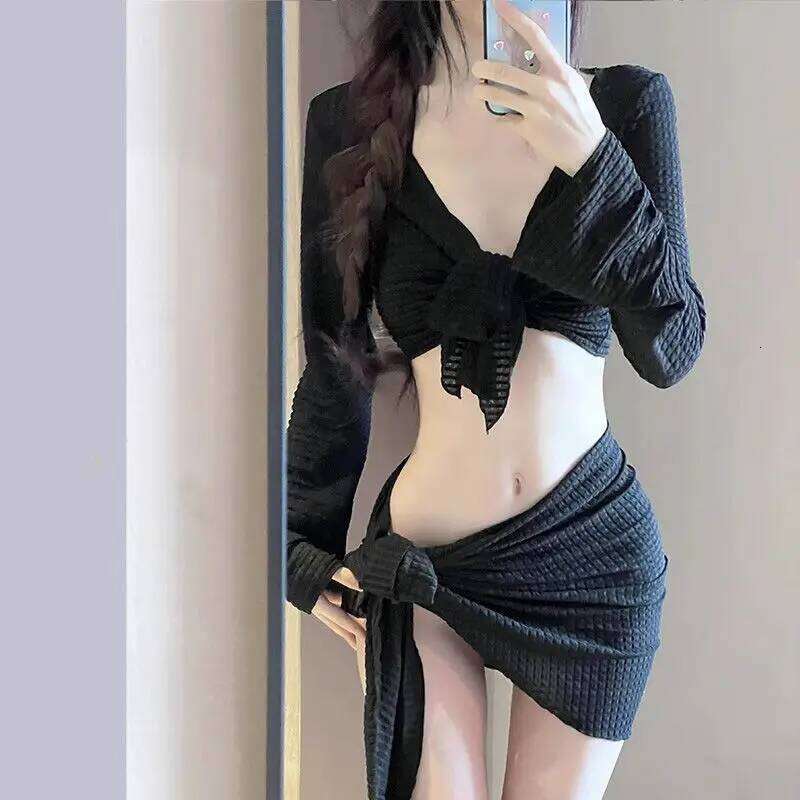 2025 New Swimsuit Women's High-end Split Four-piece Set Bikini Sexy Slim Small Breasts Gathered on the Beach for Vacation Z260206