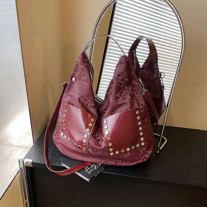 Glamour Motorcycle Shoulder Bags for Women Pattern Rivet Decor Large Capacity Shopper Tote Designer Handbags Y260205