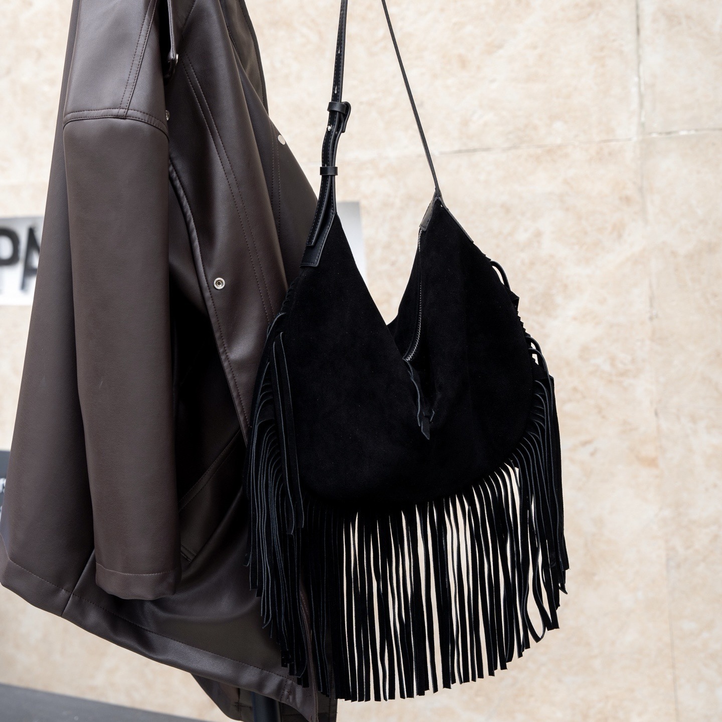 Niche designer bags 2025 summer new womens bag tassel bag crossbody bag textured tassel tote bag 240910