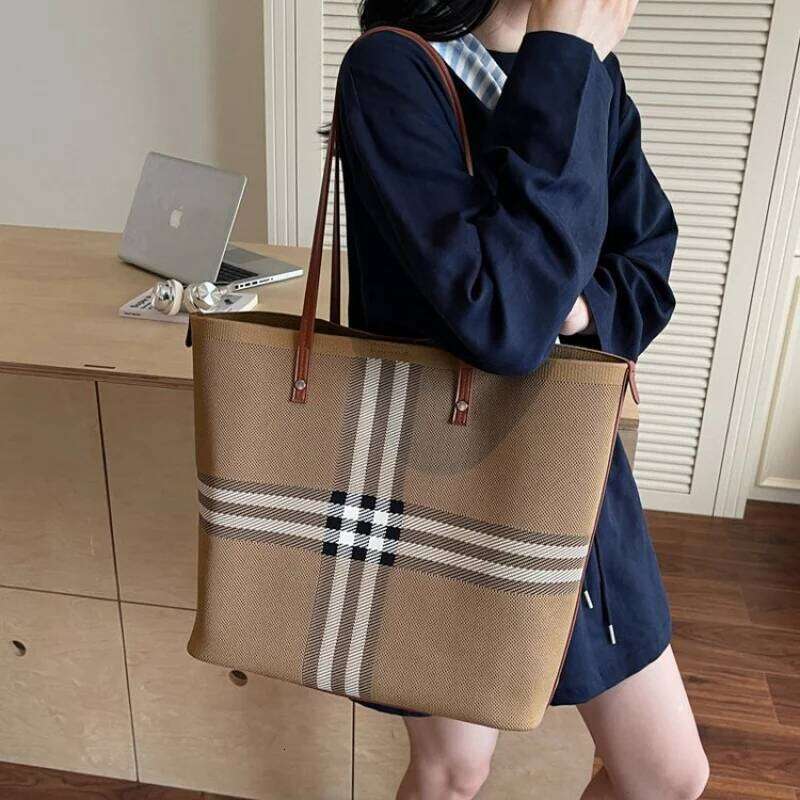 High-End Ladies Hand Bags Crafted From Arrow-Patterned Leather Boasting Trendy Commuter Design And Famous Long-Lasting Style Y260205