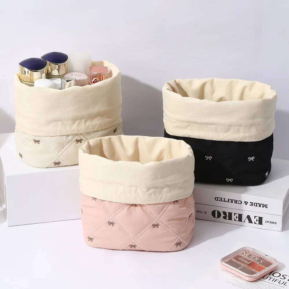 Large-Capacity Stylish Makeup Bag Cute Soft Fabric Cosmetic Organizer Portable Womens Travel Beauty Pouch Y260206