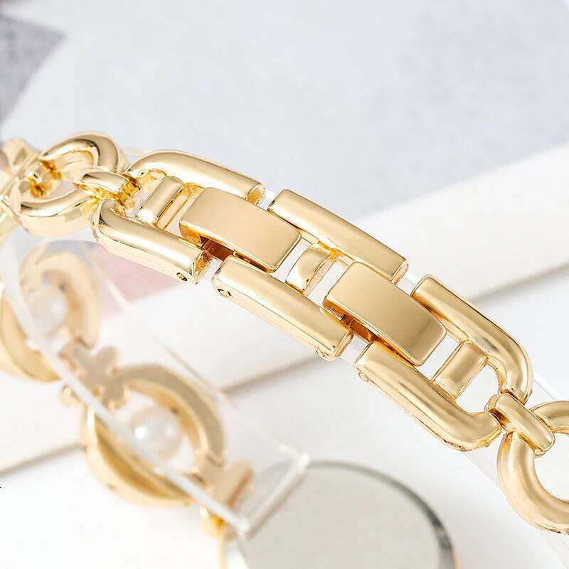Oval Pearl Bracelet Quartz Fashion Versatile Temperament Niche Casual Women's Watch Z260206