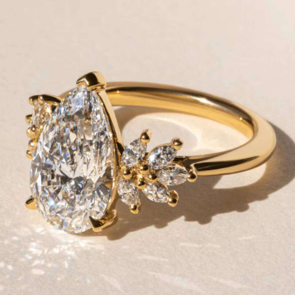Custom Igi Certified Vvs Cvd Lab Grown Created Diamond 10K 14K 18K Pear Cut Seven Stone Yellow Gold Engagement Ring
