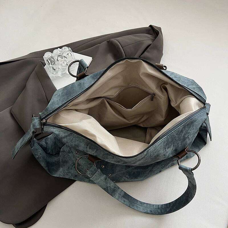 Y2K Trend Large Capacity Tote For Women 2025 Autumn/Winter Commute Shoulder Bag Vintage Pu Leather Handbag Rivet Moto Bags Y260205