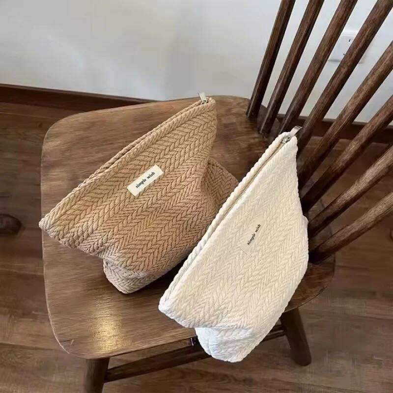 Instagram cosmetics storage high-end feel, hand-held bag, convenient and large capacity, thickened sanitary napkins Y260206