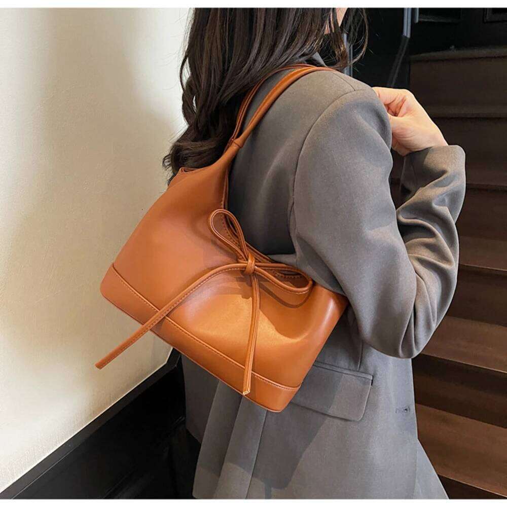Korean Style Bow Knot Unique PU Leather Women's Simple Commuter Single Shoulder Large Capacity Underarm Tote Bag Y260205