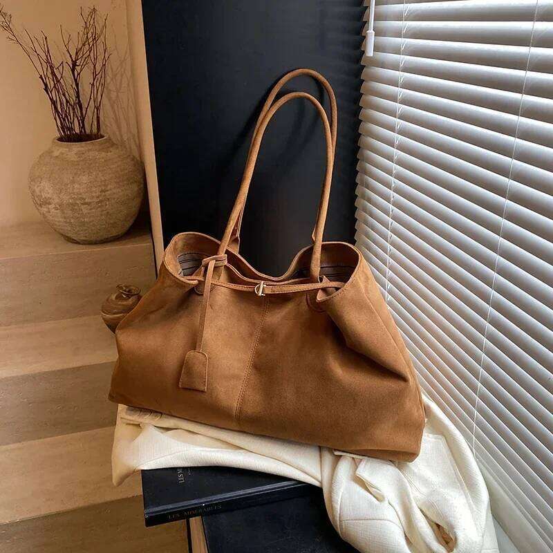 Solid Velvet Zipper Product Tote 2026 New Soft Simple Commuter Handbag Large Capacity Popular Fashion Shoulder Bag Y260205
