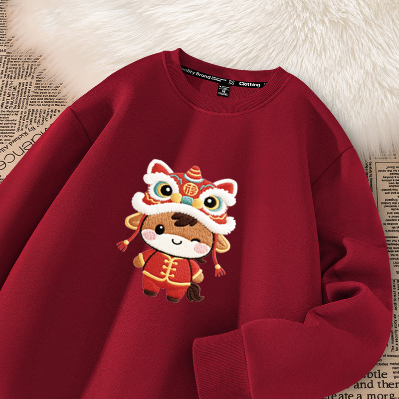 Chinese Horse Year Sweatshirt Fashionable with Horse Pattern Decorated in Golden Ink Printing on Men's Round Collar