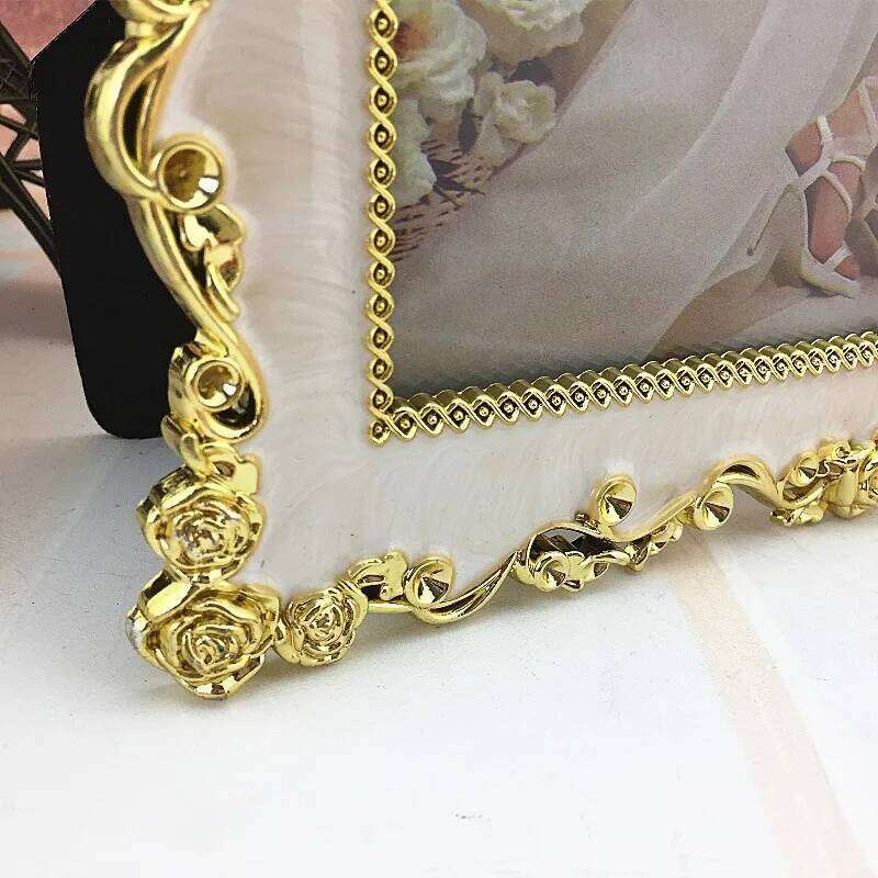 European Retro Simple High-Grade Resin Wedding Stand Epoxy Photo Frame S260205