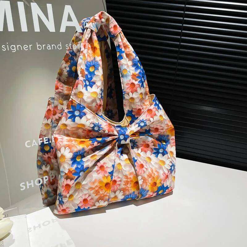Sweet Bow Flowers Women's Shoulder Bag Casual Large Capacity Girls Underarm Bags Pleated Design Travel Ladies Tote Handbags Y260205