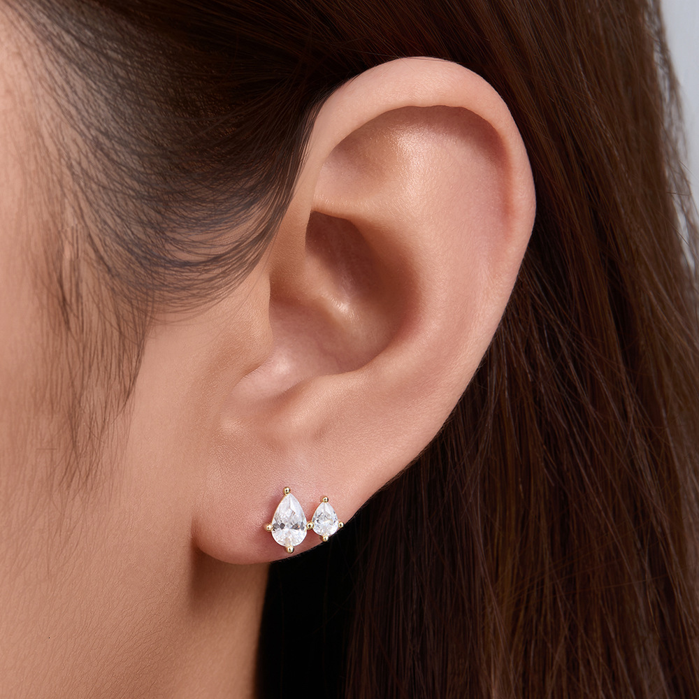 S925 Sterling Silver Water Drop Zircon High-end Niche Ins Fashion Simple Commuting Diamond-studded Earrings for Women