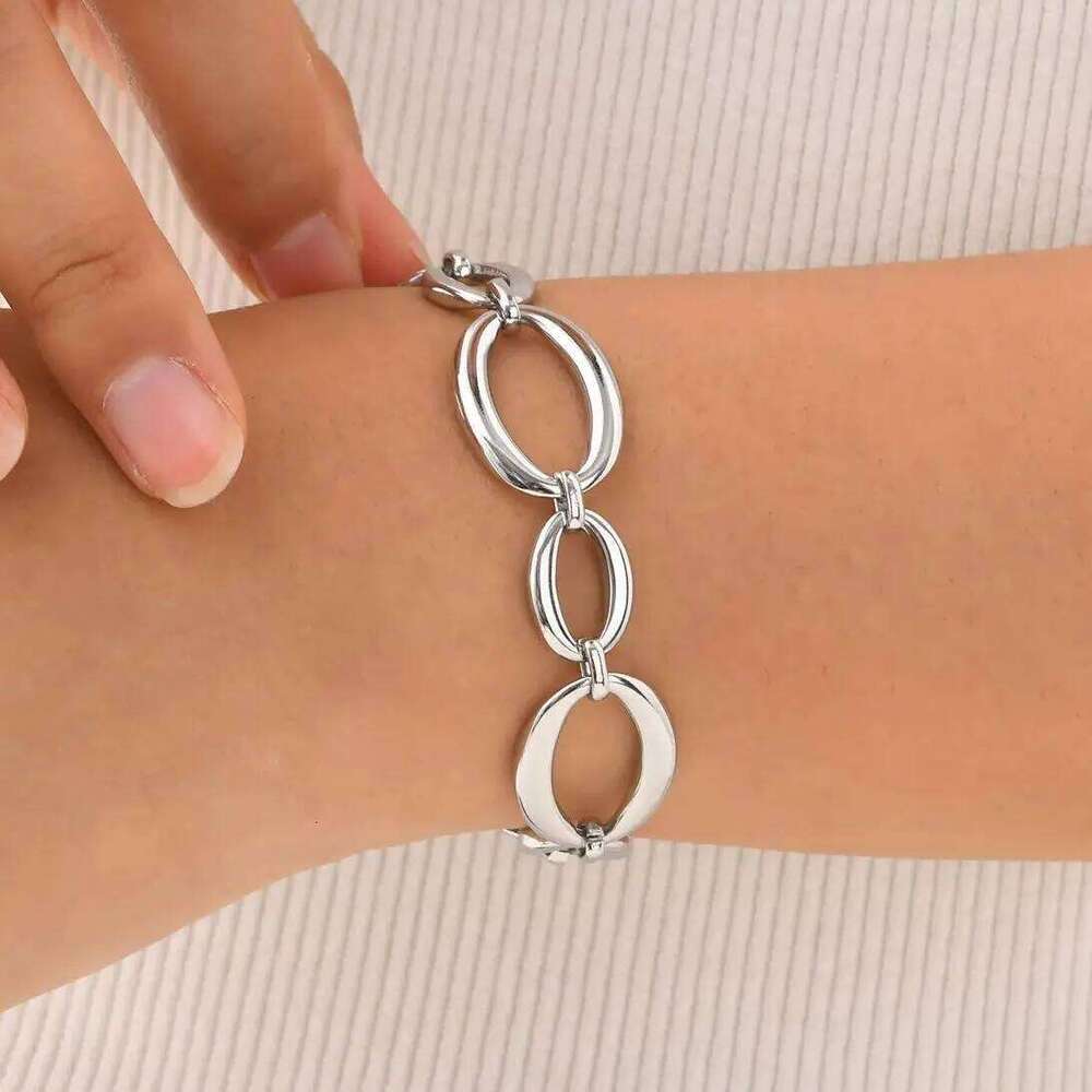 Stainless Steel Oval Handmade Chain Bracelet High Quality Premium Unique Design Light Luxury Jewelry For Women Party Gifts 26H0206