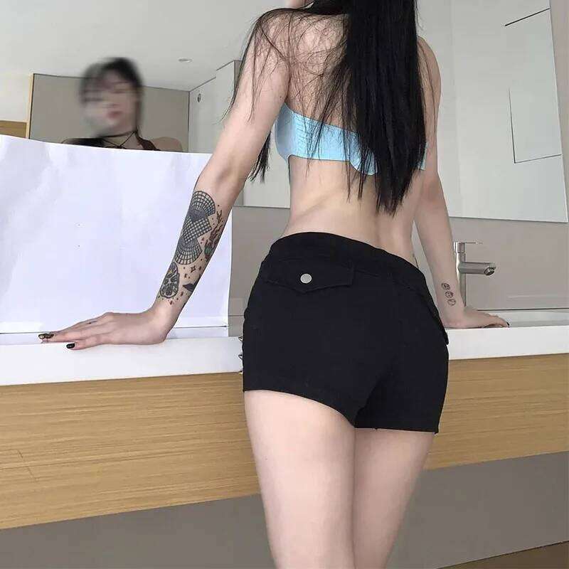 Black Sexy Hot Girl Low-Waisted Jean Woman American Retro Elastic Slim Ultrashort Jeans Gothic Y2K Rivet Denim Shorts XJ260206