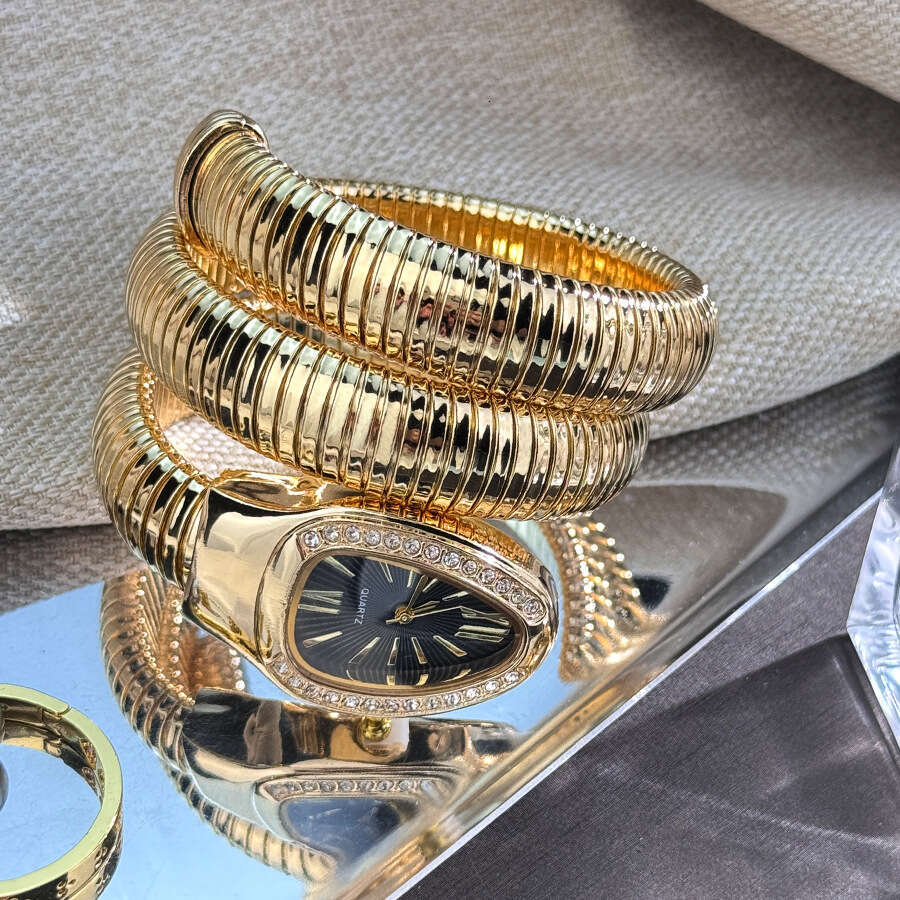 Foreign Trade Snake-Shaped Women's Creative Versatile Quartz Personalized Bracelet Watch