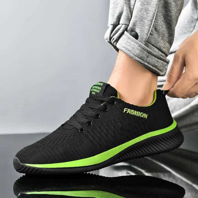 Light Breathable Sport Athletic Walking Knit Shoes 2025 Fashionable Solid Color Minimalist Causal Sneakers Men