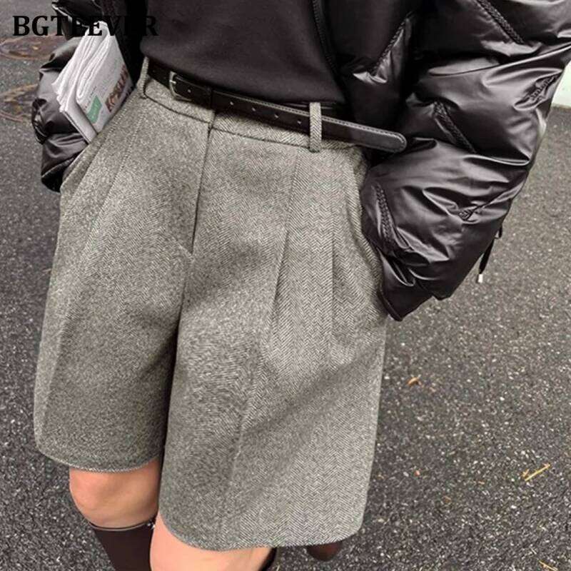 BGTEEVER Casual High Waist Pockets Female Wide Leg Woolen Autumn Winter Thicke Warm Loose Women Shorts XJ260206