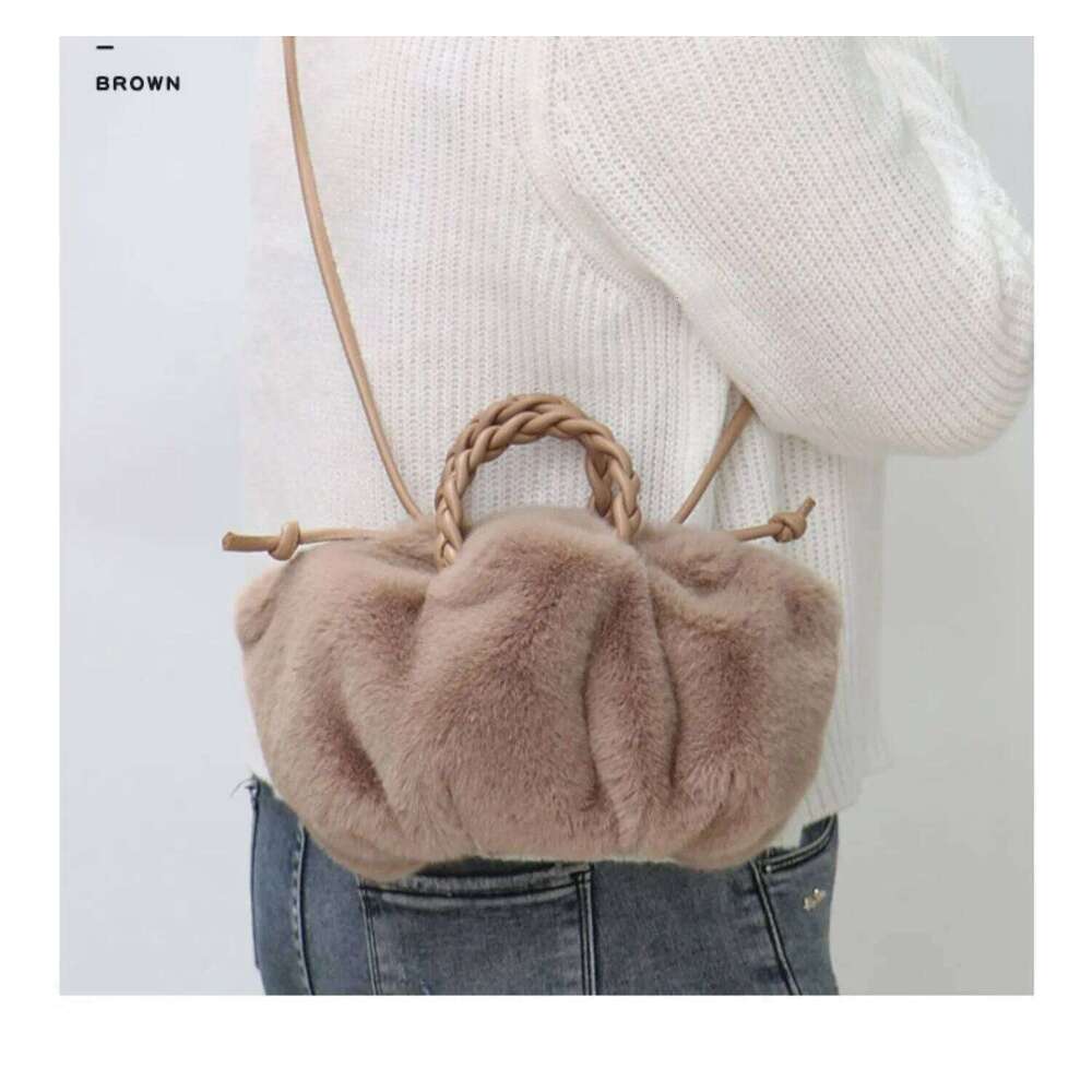 Autumn versatile simple solid color portable hair women's autumn and winter new pleated cloud bag high-end plush XJ260129