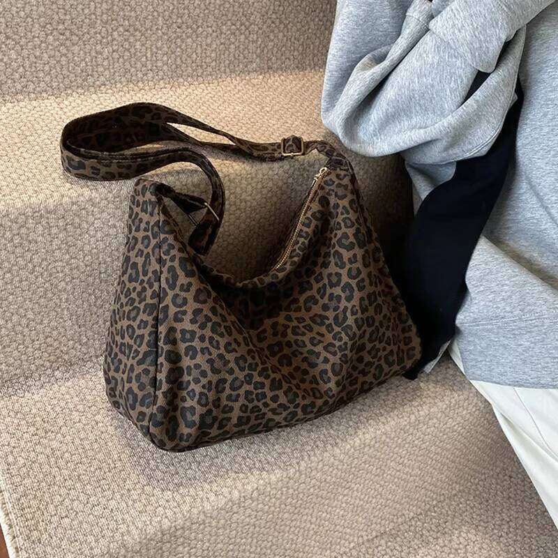 Trendy Casual Soft Textile Women's Shoulder Large Capacity Leopard Print Female Retro Crossbody Bag For Commute Outings XJ260129