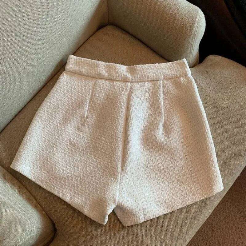 Woolen Women's Autumn and Winter New Niche Versatile Fashion High Waisted Loose Draping Casual Shorts XJ260206