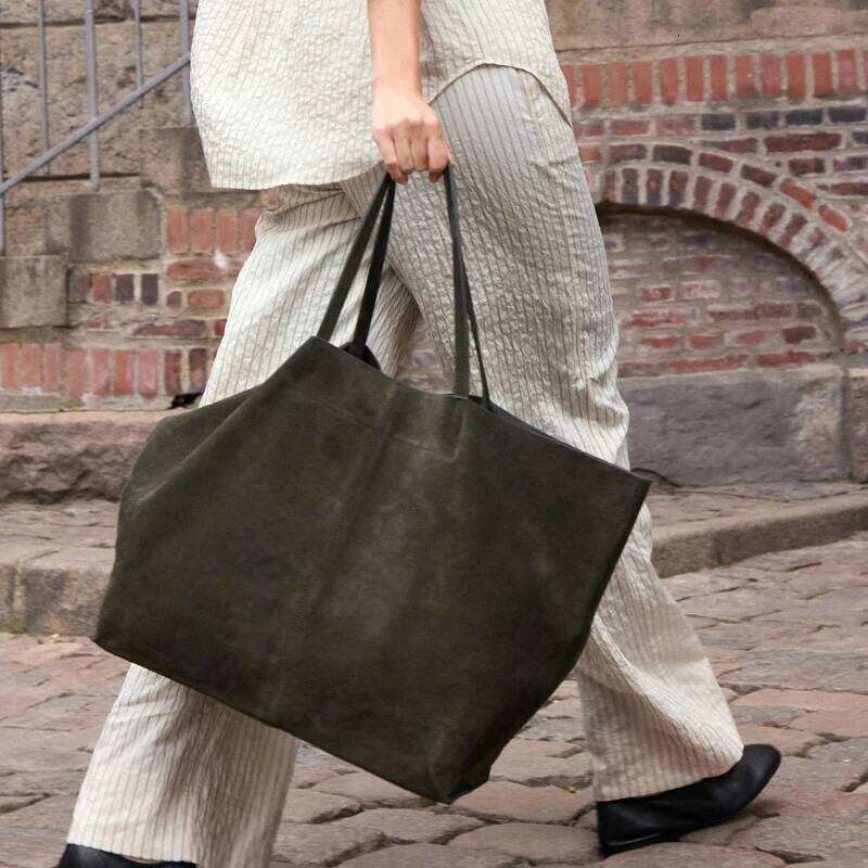 New Autumn Winter Tote Women's Fashion Brand Retro Handbag Designer High-end Cowhide Frosted Large Capacity Shoulder Bag Y260205