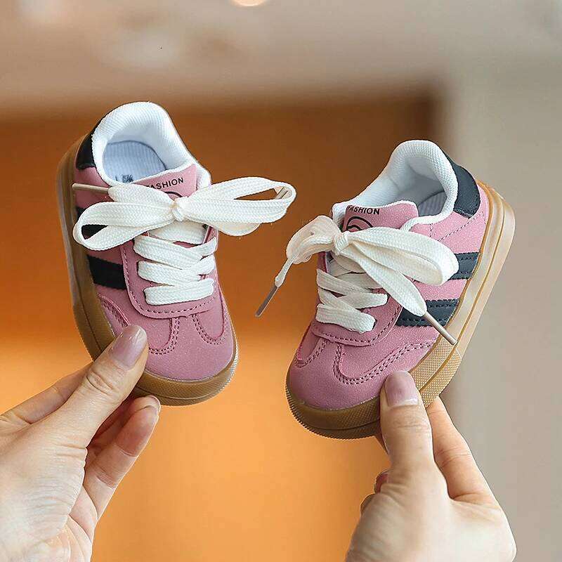 2025 New Autumn Baby Shoes Leather Toddler Kids Outdoor Boys Tennis Soft Sole Fashion Little Girls Sneakers EU 15-25 26Y0206