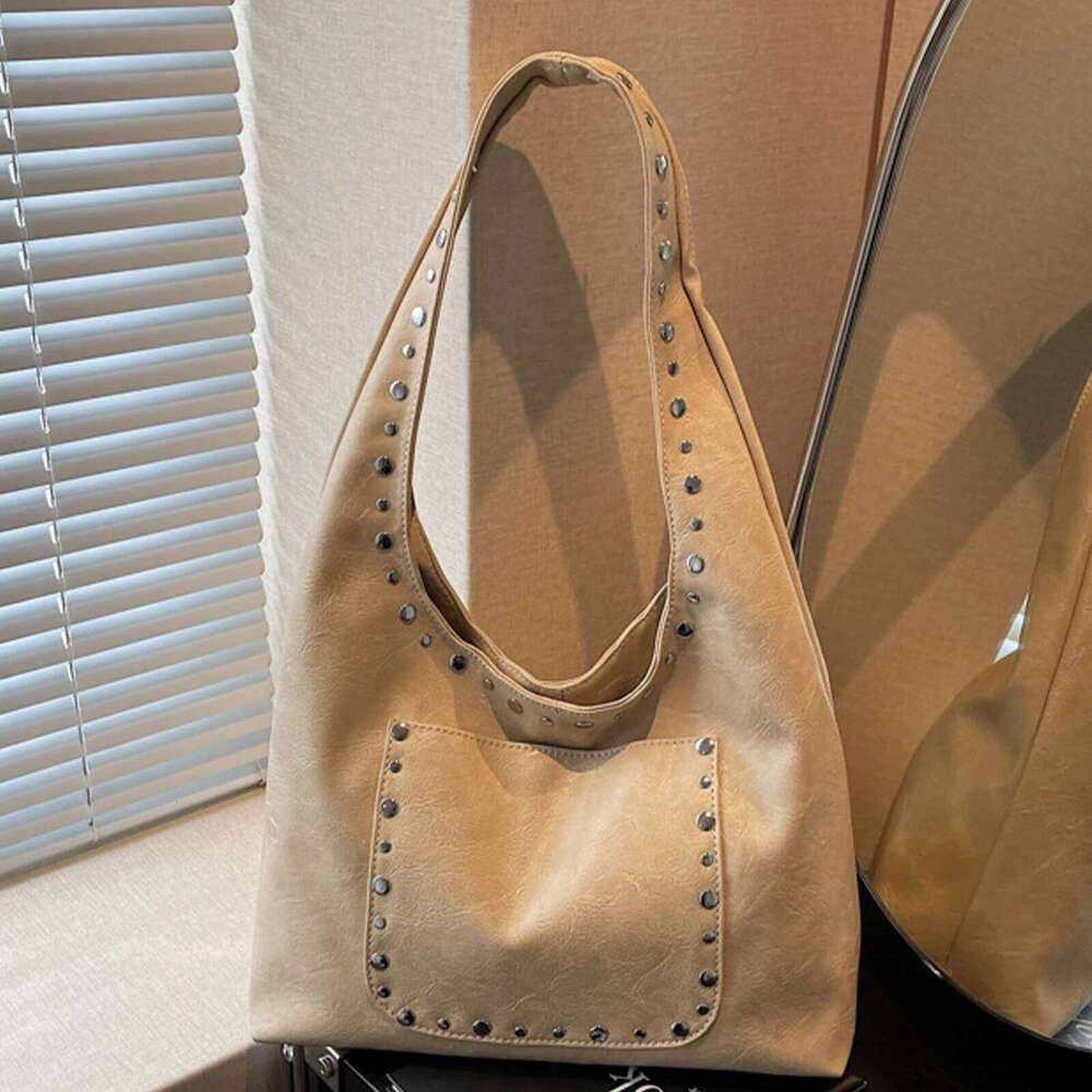 Women PU Leather Rivet Underarm Solid Color Metal Stud Handbag Large Capacity Stylish Armpit Date Party Bag Y260205