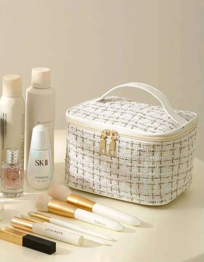 Fashion Small Fragrance Cosmetic Female Large Capacity Portable Ins High Value New Travel Cosmetics Washing Storage Bag Y260206