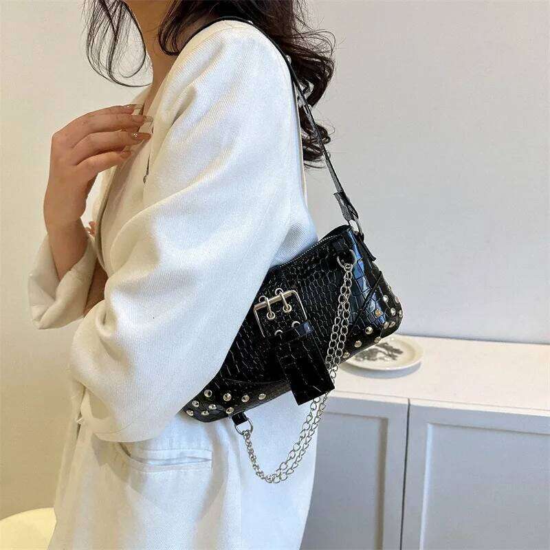 Women Shoulder Rivets Fashion Ladies Bag Trendy Rock Handbag Y2K Chain for Travel Vacation Daily Bolsa Designer Luxury Bags Y260205