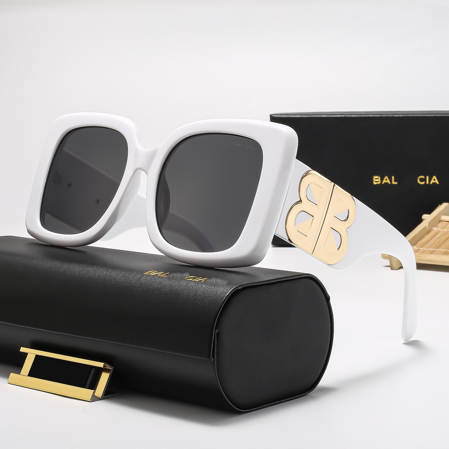 Designer Sunglasses For Women Men Fashion Style Oversized cat eye Summer Polarized Sun Glasses Classic Retro Optional With Box good