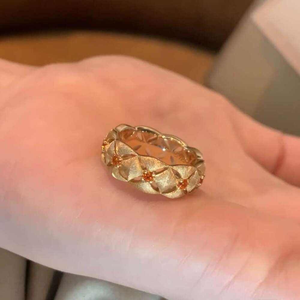 Vintage Italian Brushed Double-Sided Lace Hollow Light Luxury Retro Inlaid Diamond Ring