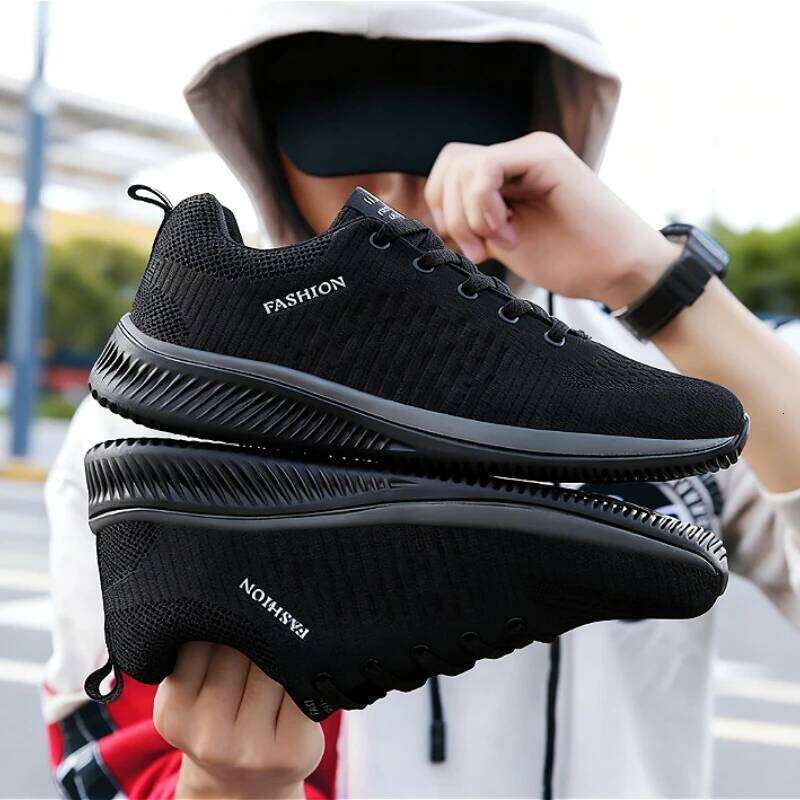 Light Breathable Sport Athletic Walking Knit Shoes 2025 Fashionable Solid Color Minimalist Causal Sneakers Men