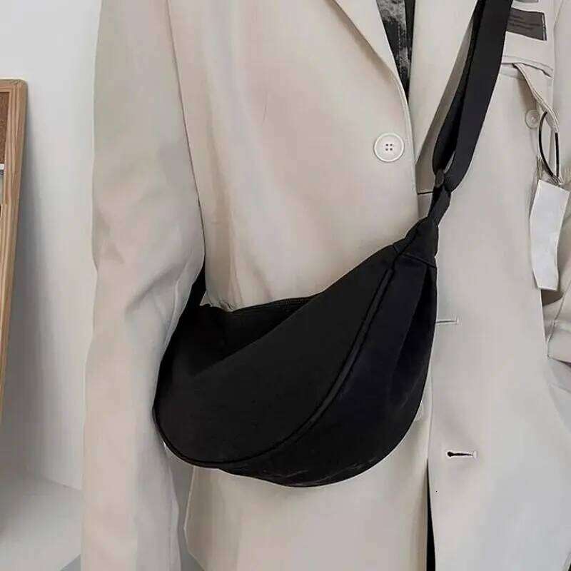 1pc Women Large Color Solid Nylon Half Moon Daily Street Fanny Pack Waist Bag Capacity Travel Crossbody XJ260129