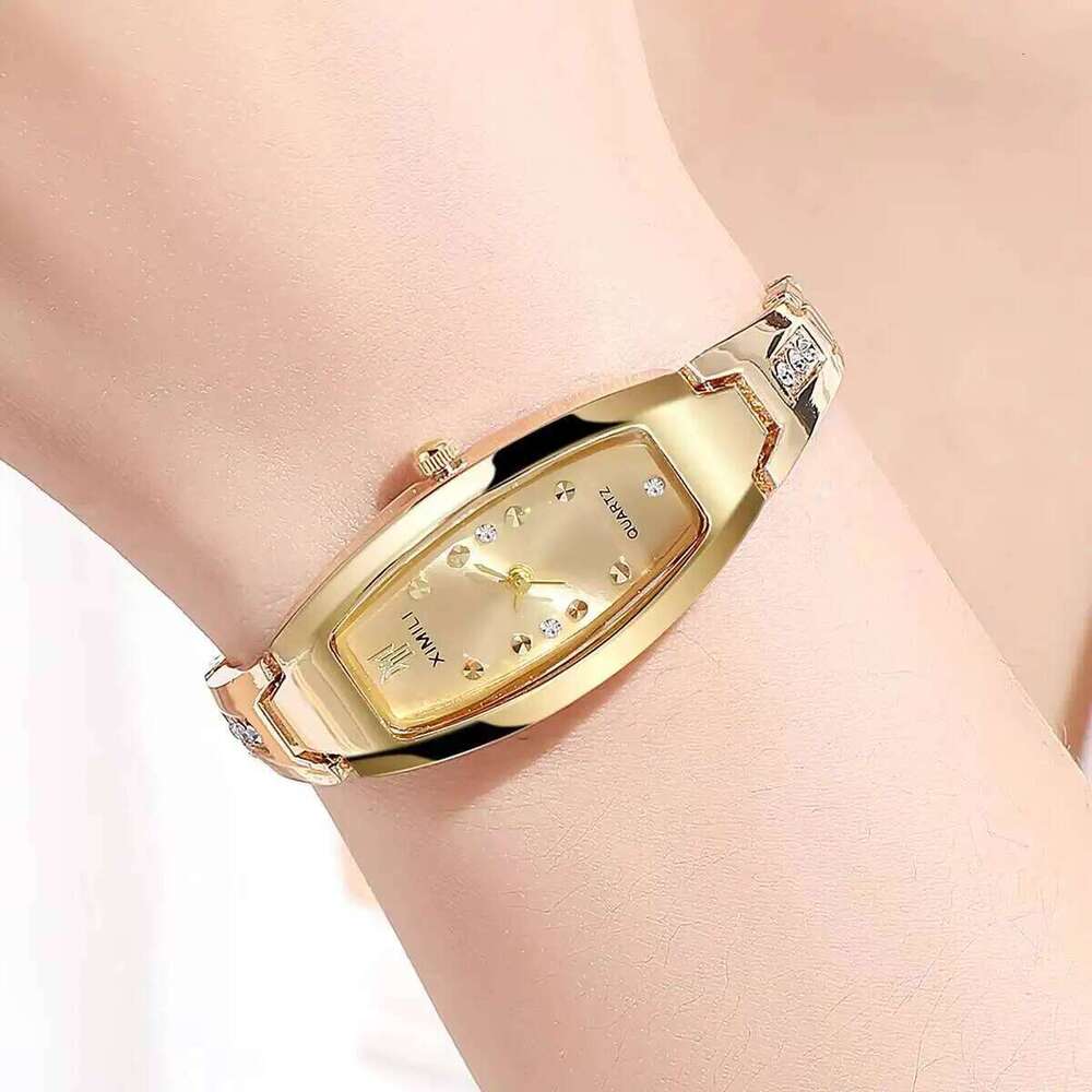 Luxury Rhinestone Women Watches Fashion Oval Dial Ladies Quartz Watch Reloj MujerWithout Box Z260206