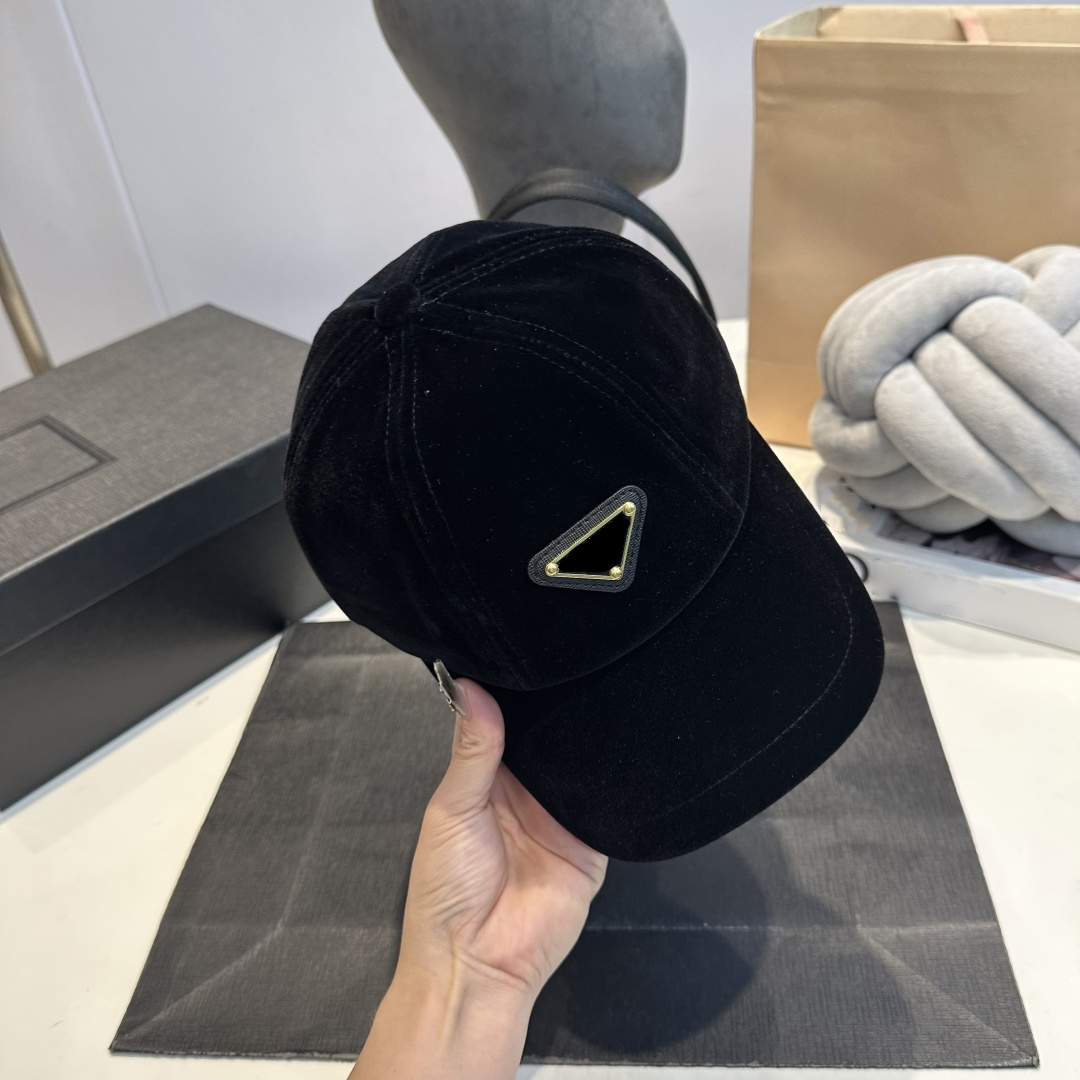 Designer Mens Baseball Cap Luxurious triangular logo suede duckbill cap Trendy hats for womens travelUnisex street casual high quality baseball cap With box