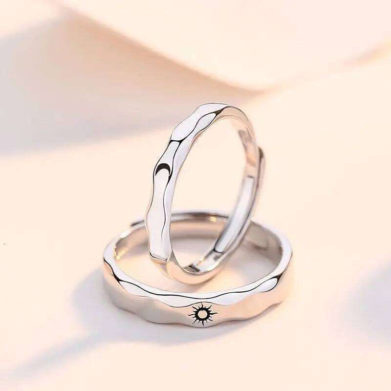 2Pcs Silver Color Sun Moon Couple Rings For Women Romantic Day Night Letter Ring Lover Engagement Banquet Jewelry Dating Gift W260206
