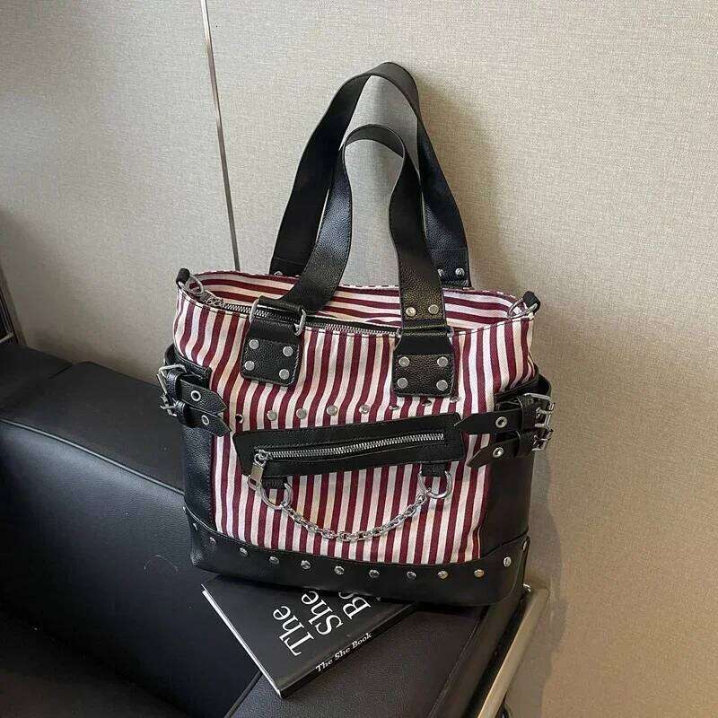 Quality PU Nylon Splicing Shoulder Buckle Chains Rivet Zipper High Capacity Hand 2025 Hot Sale Bags for Women Y260205