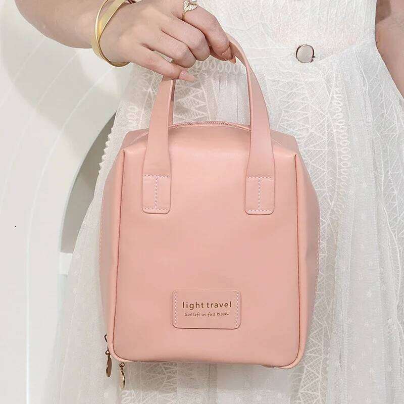 Portable Travel Makeup with Large Capacity High-End Cosmetic Organizer Stylish Toiletry Storage Bag for Cosmetics Y260206